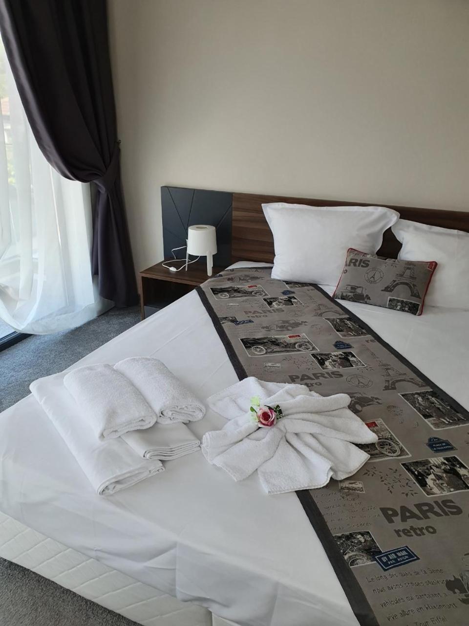 Family Hotel Novel City Burgas Habitación foto