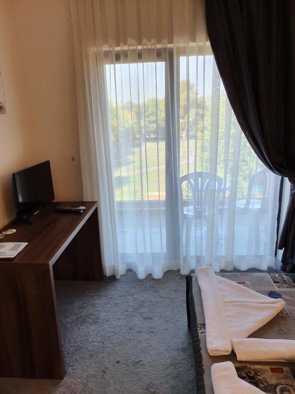 Family Hotel Novel City Burgas Habitación foto