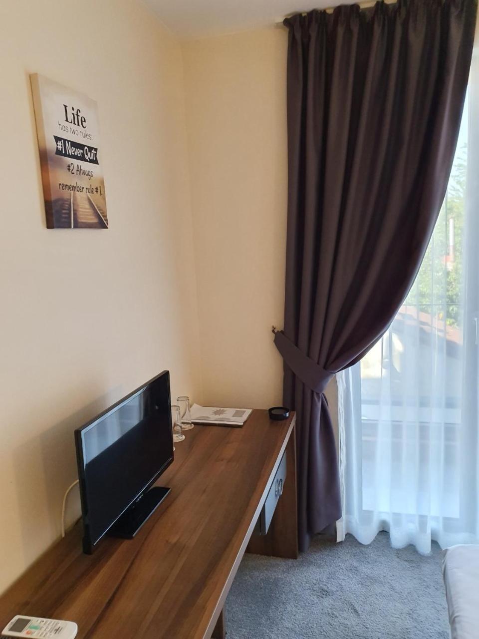 Family Hotel Novel City Burgas Habitación foto